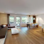Designer-Loft mit Whirlpool